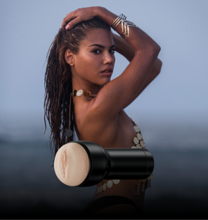 Ever wondered what Apolonia Lapiedra feels like? Image 1